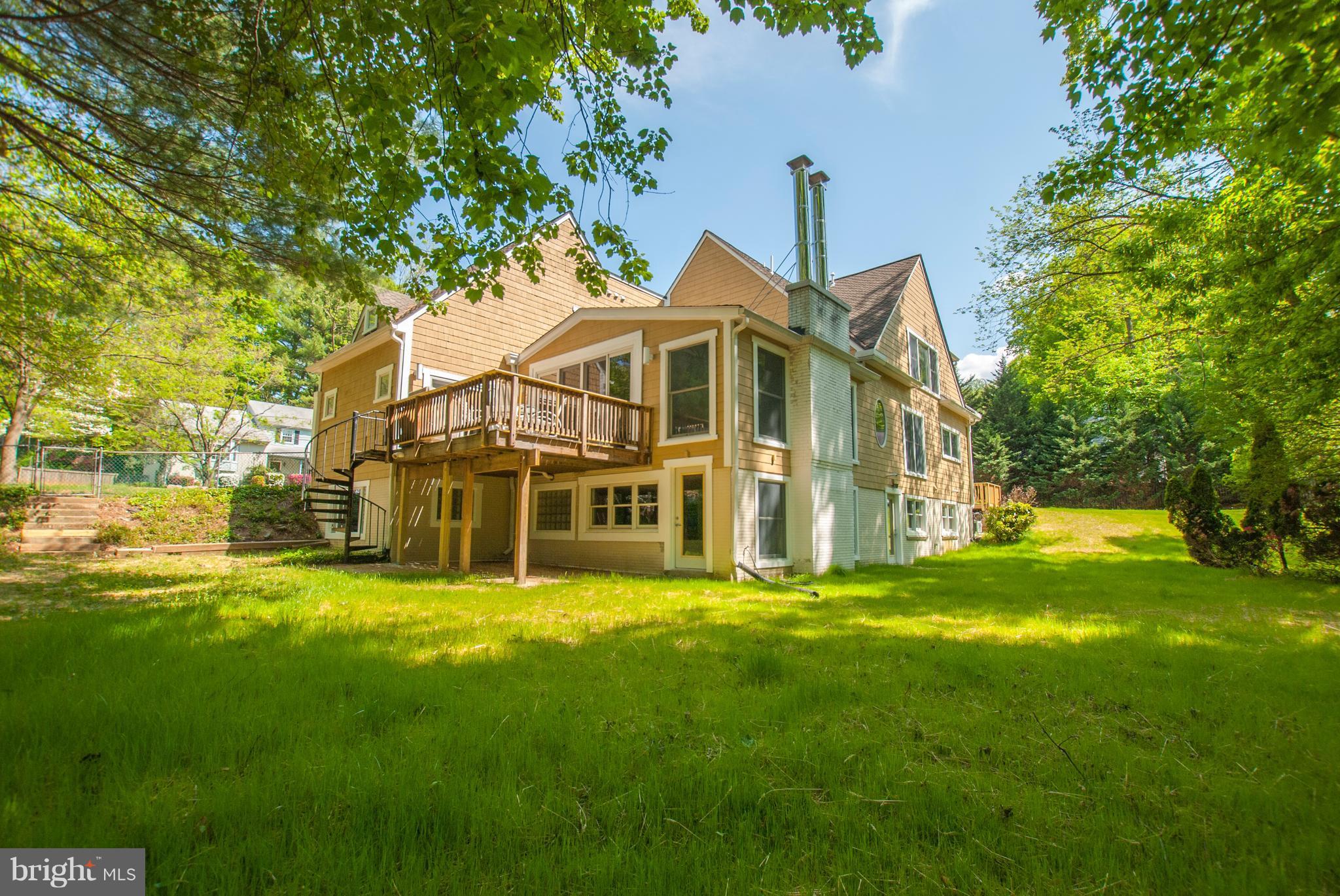 8540 West Howell Road Bethesda, MD 20817 - Photo 27 of 27 Exterior (Rear)