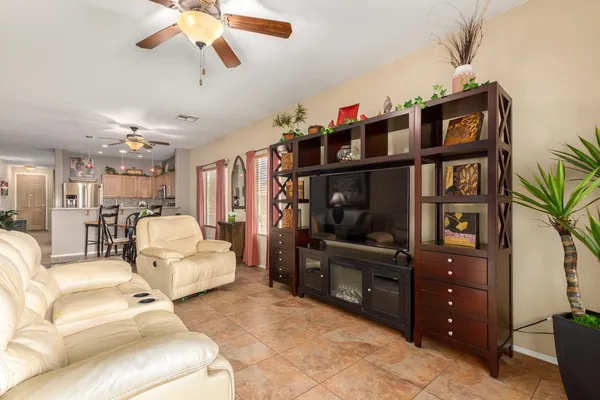 $2,000 | 29063 North Shannon Drive, San Tan Valley, AZ 85143