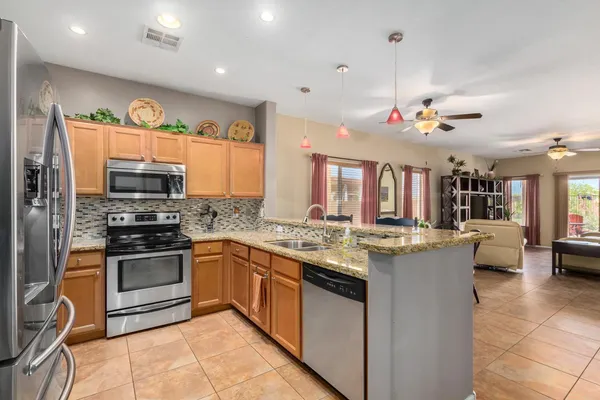 $2,000 | 29063 North Shannon Drive, San Tan Valley, AZ 85143