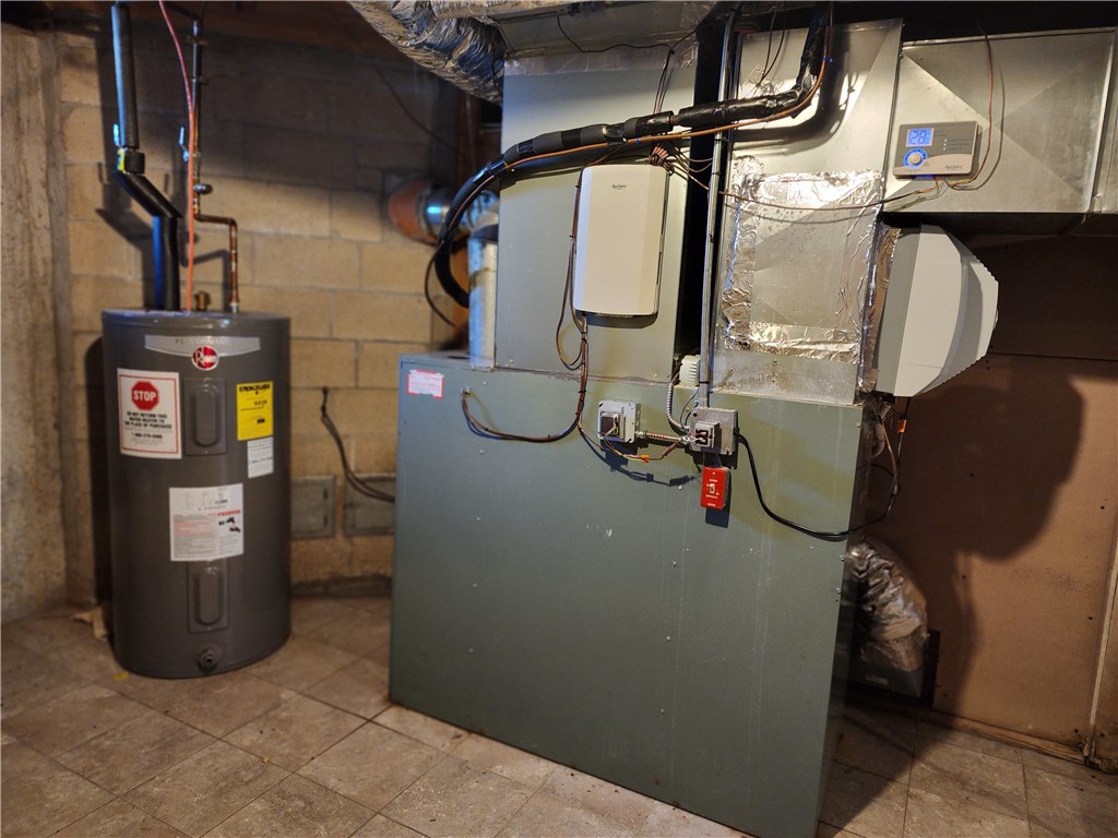 304 Carpenter Road Scituate, RI 02831 - Photo 28 of 42 New heating, 400 amps of electric, wired for generator