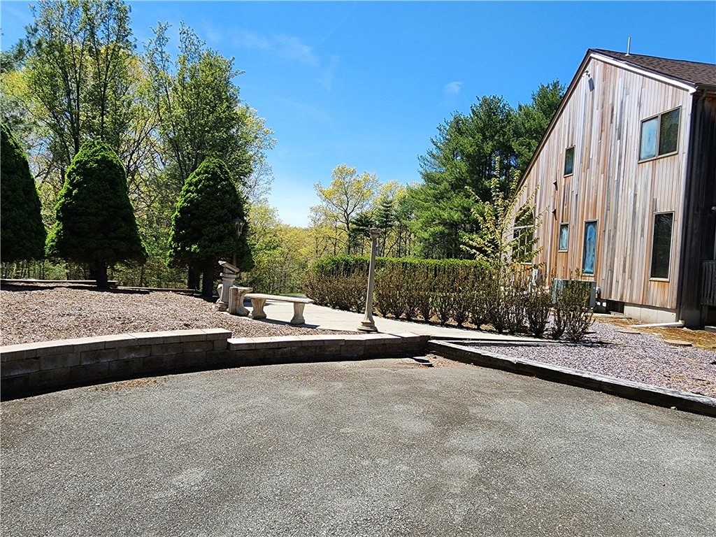 304 Carpenter Road Scituate, RI 02831 - Photo 4 of 42