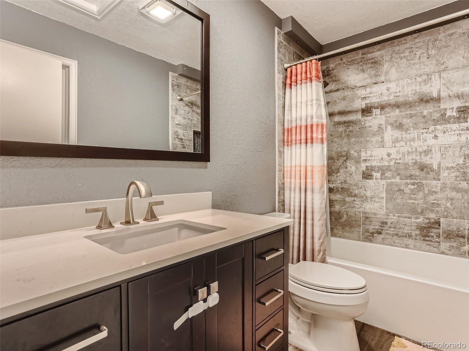 1070 Ridgeglen Way Highlands Ranch, CO 80126 - Photo 5 of 11 Gallery Image 5