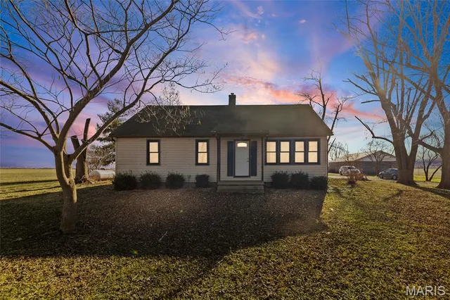 $225,000 | 354 Pocahontas Avenue, Pocahontas, IL 62275