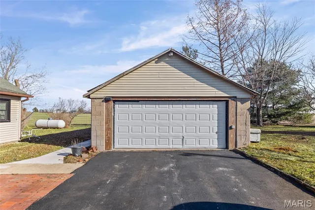 $225,000 | 354 Pocahontas Avenue, Pocahontas, IL 62275