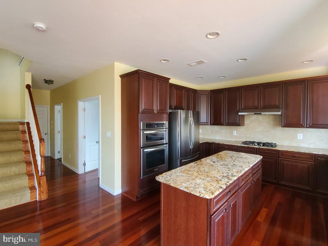 25154 Ulysses Street Chantilly, VA 20152 - Photo 6 of 33