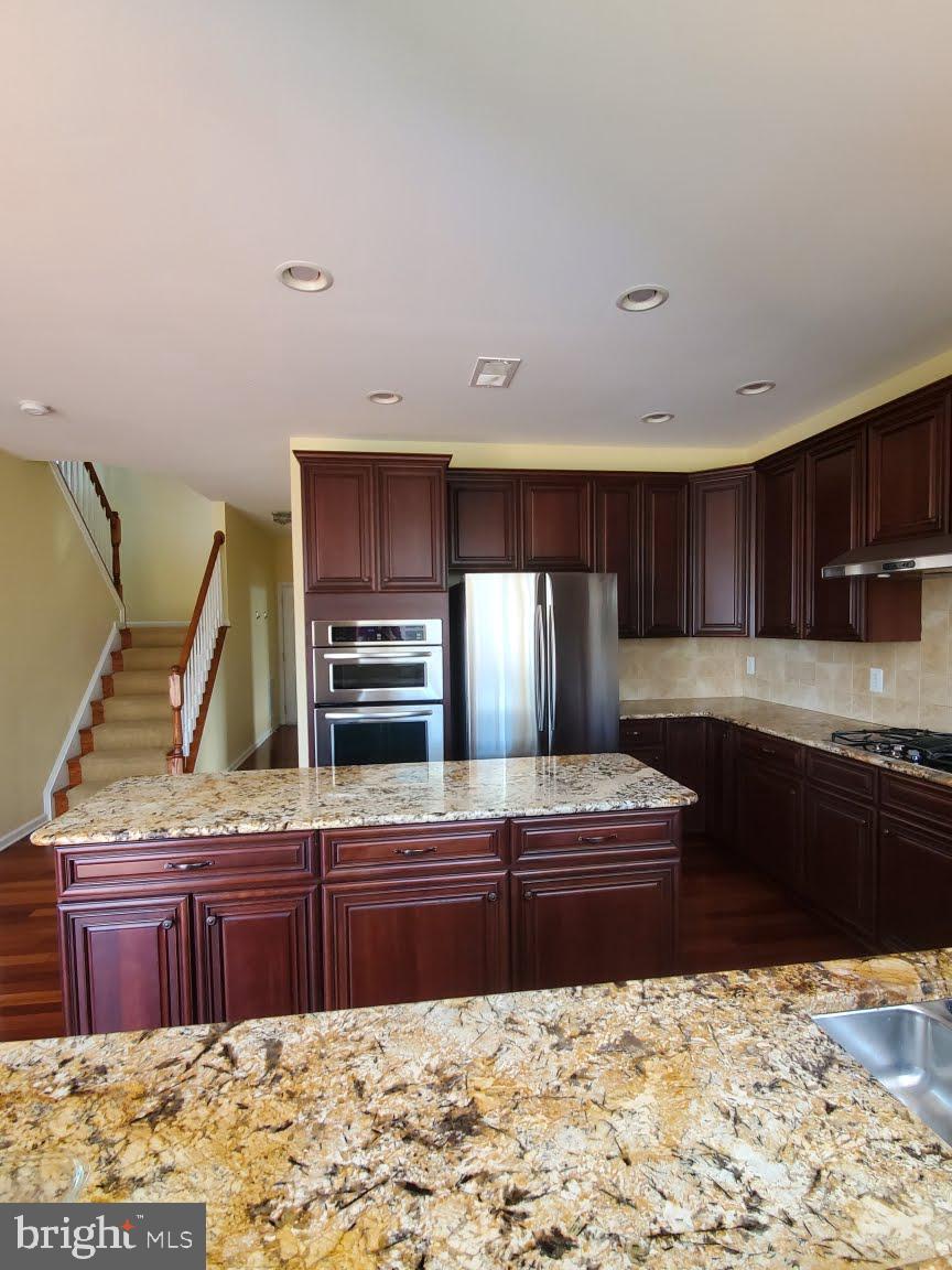 25154 Ulysses Street Chantilly, VA 20152 - Photo 7 of 33