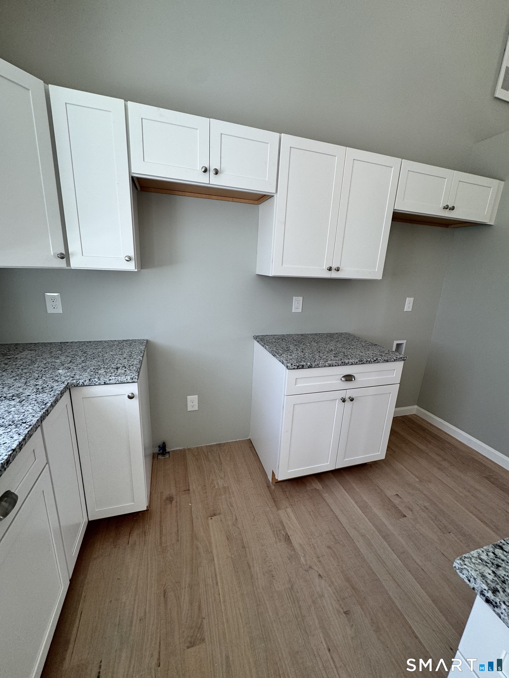 11 Mamacoke Road Waterford, CT 06375 - Photo 8 of 15