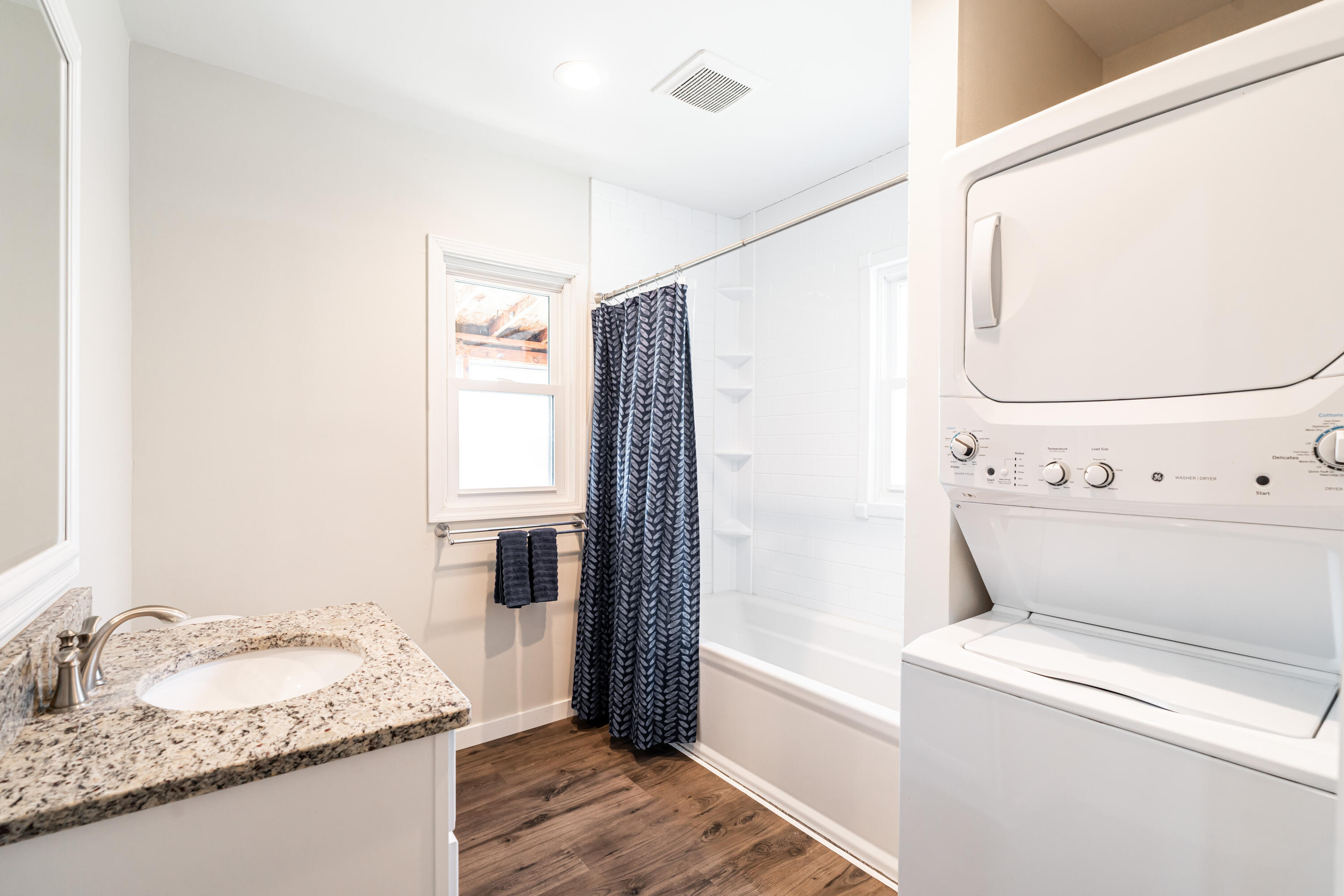 5439 Egofske Road New Berlin, WI 53146 - Photo 28 of 45 Main Floor Laundry