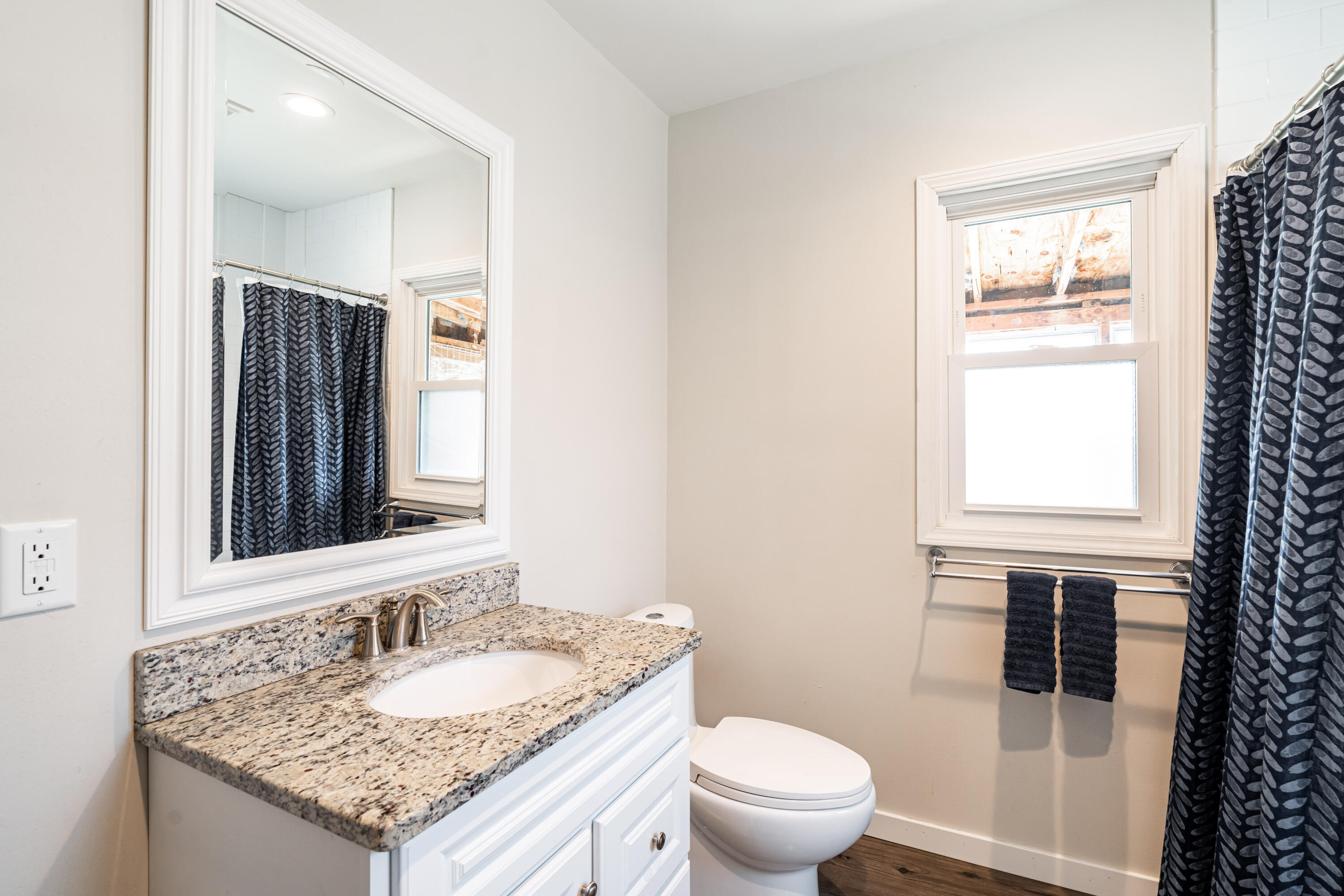 5439 Egofske Road New Berlin, WI 53146 - Photo 29 of 45 Shower Over Bathtub