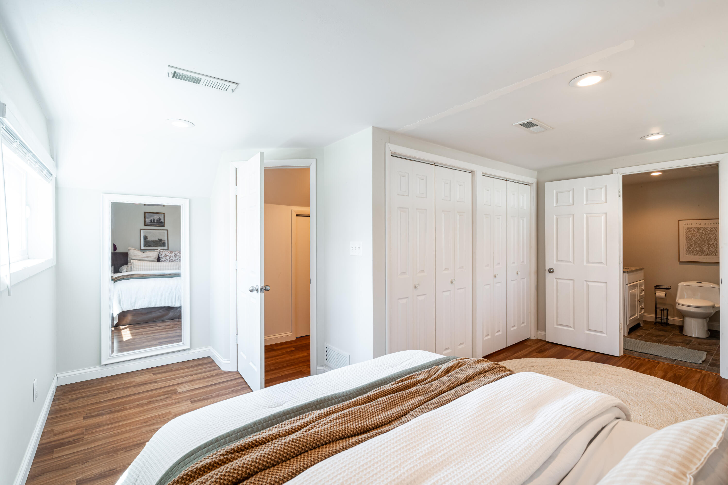 5439 Egofske Road New Berlin, WI 53146 - Photo 32 of 45 Primary Bedroom