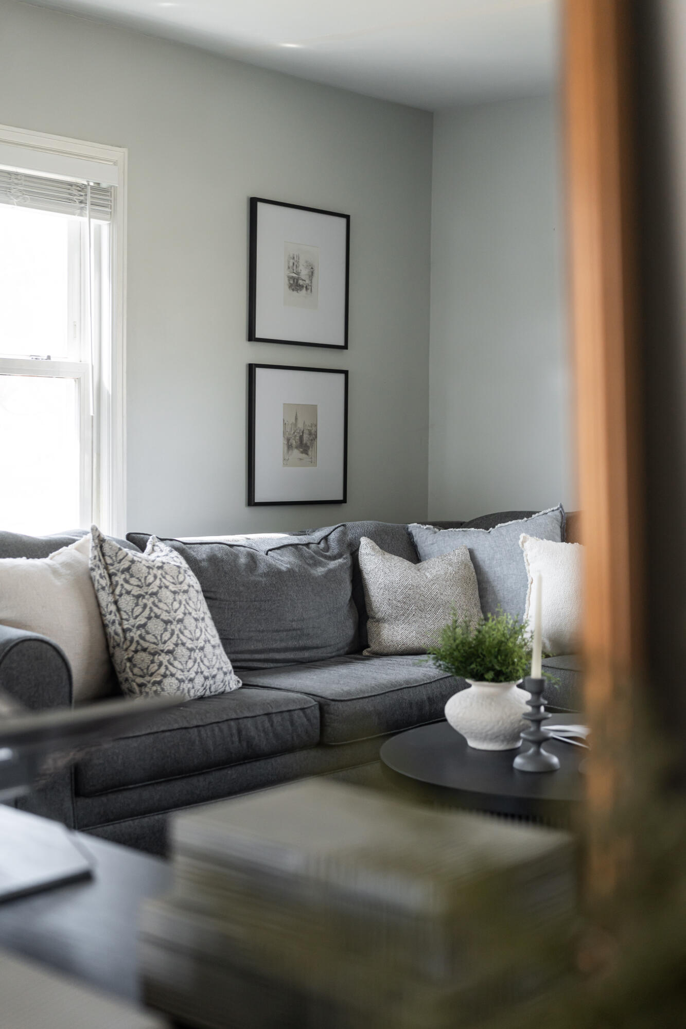 5439 Egofske Road New Berlin, WI 53146 - Photo 4 of 45 Living Room