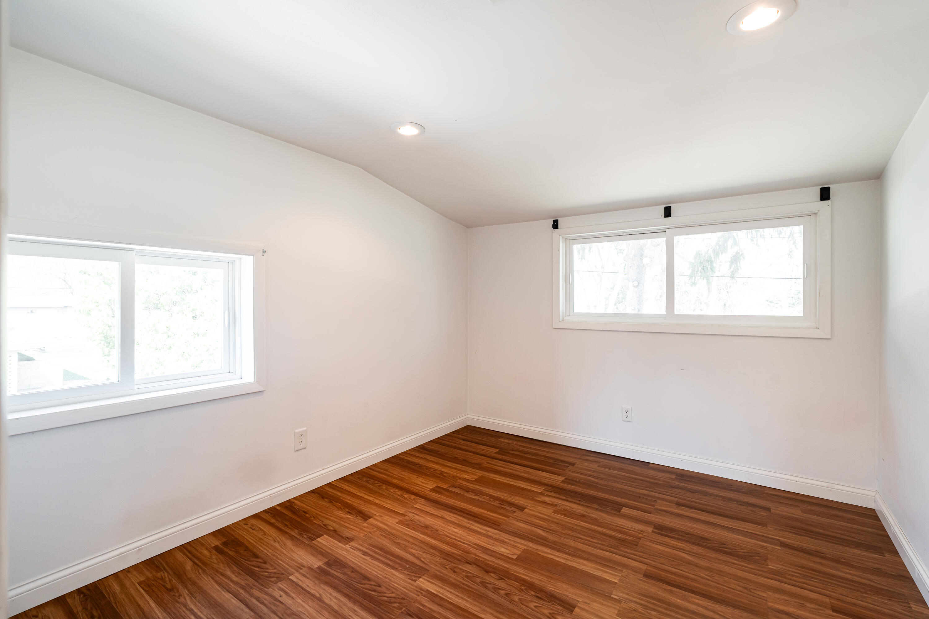 5439 Egofske Road New Berlin, WI 53146 - Photo 41 of 45 Bedroom 3