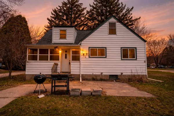 $359,900 | 5439 Egofske Road, New Berlin, WI 53146