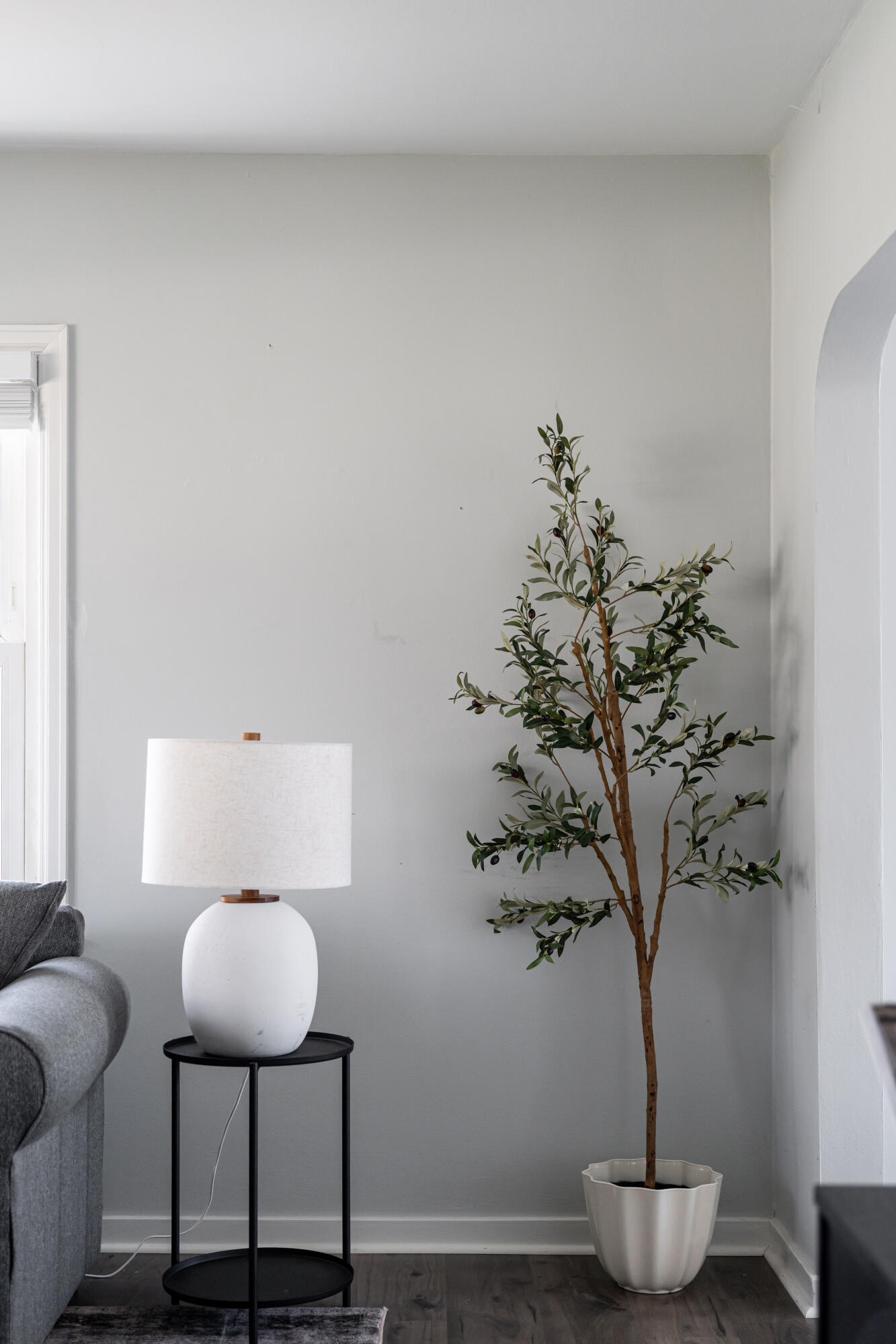 5439 Egofske Road New Berlin, WI 53146 - Photo 6 of 45 Living Room