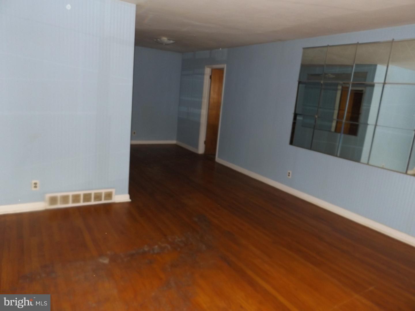 1024 Windsor Road Warminster, PA 18974 - Photo 4 of 20