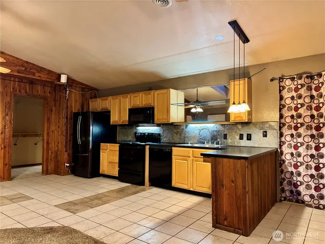 $625,000 | 2214 East End Street Northwest, Olympia, WA 98502