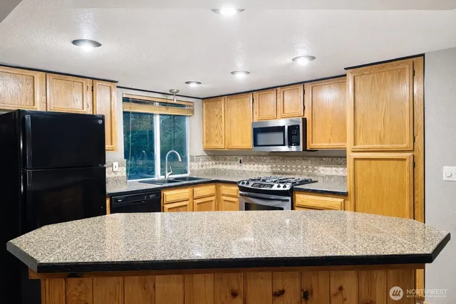 $625,000 | 2214 East End Street Northwest, Olympia, WA 98502