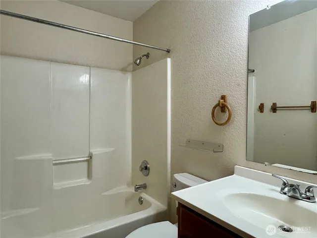 $625,000 | 2214 East End Street Northwest, Olympia, WA 98502