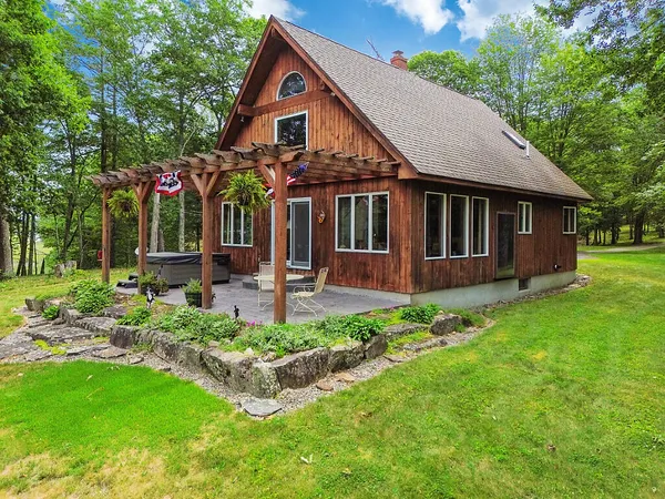 $849,900 | 691 Middle Road, Dresden, ME 04342