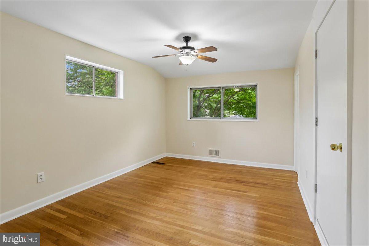 901 Kenbrook Drive Silver Spring, MD 20902 - Photo 15 of 45 Primary Bedroom w/2 closets & en-suite