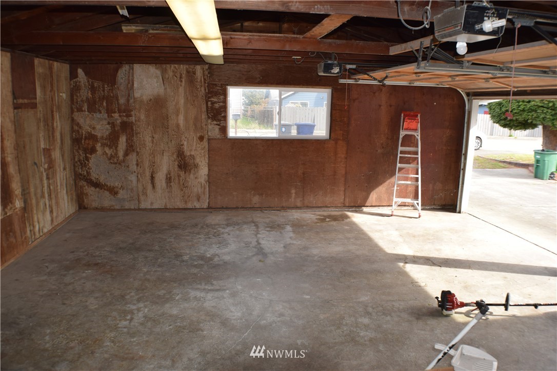 2601 Northeast 23rd Street Renton, WA 98056 - Photo 11 of 14
