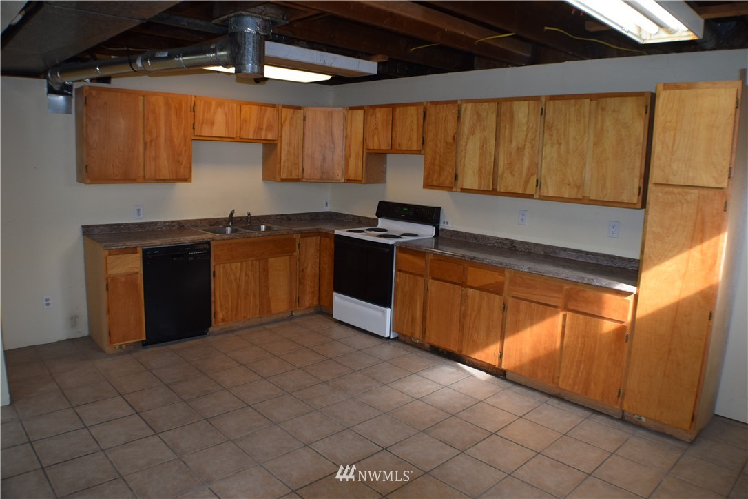 2601 Northeast 23rd Street Renton, WA 98056 - Photo 12 of 14