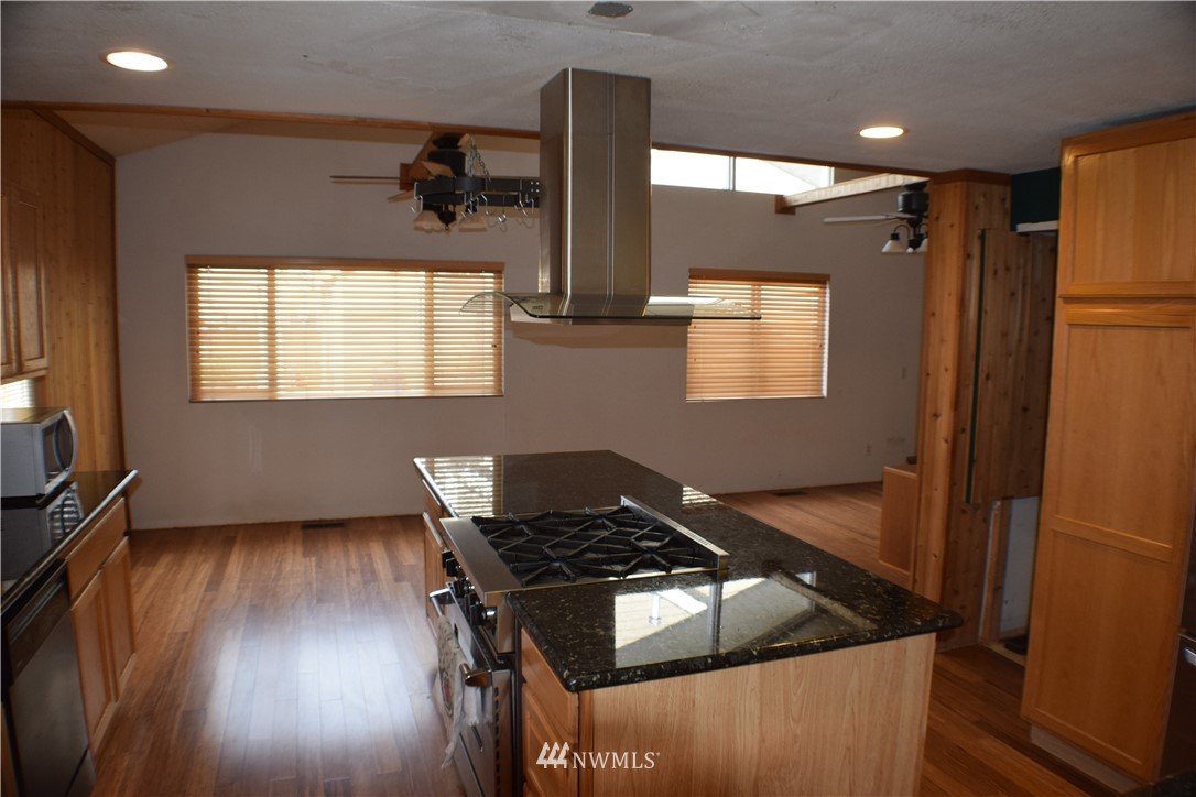 2601 Northeast 23rd Street Renton, WA 98056 - Photo 4 of 14