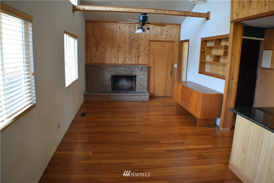 2601 Northeast 23rd Street Renton, WA 98056 - Photo 5 of 14