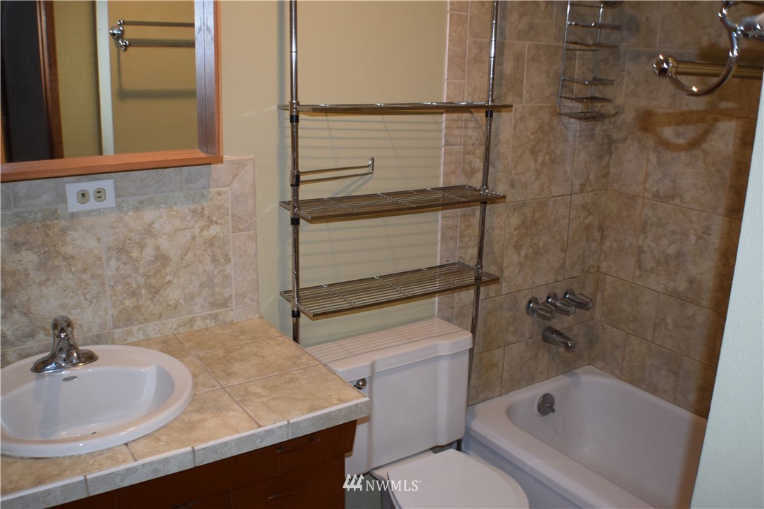 2601 Northeast 23rd Street Renton, WA 98056 - Photo 9 of 14