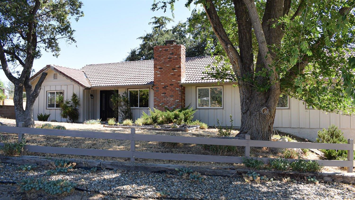 21808 Chestnut Court Tehachapi, CA 93561 - Photo 1 of 29 Gallery Image 1
