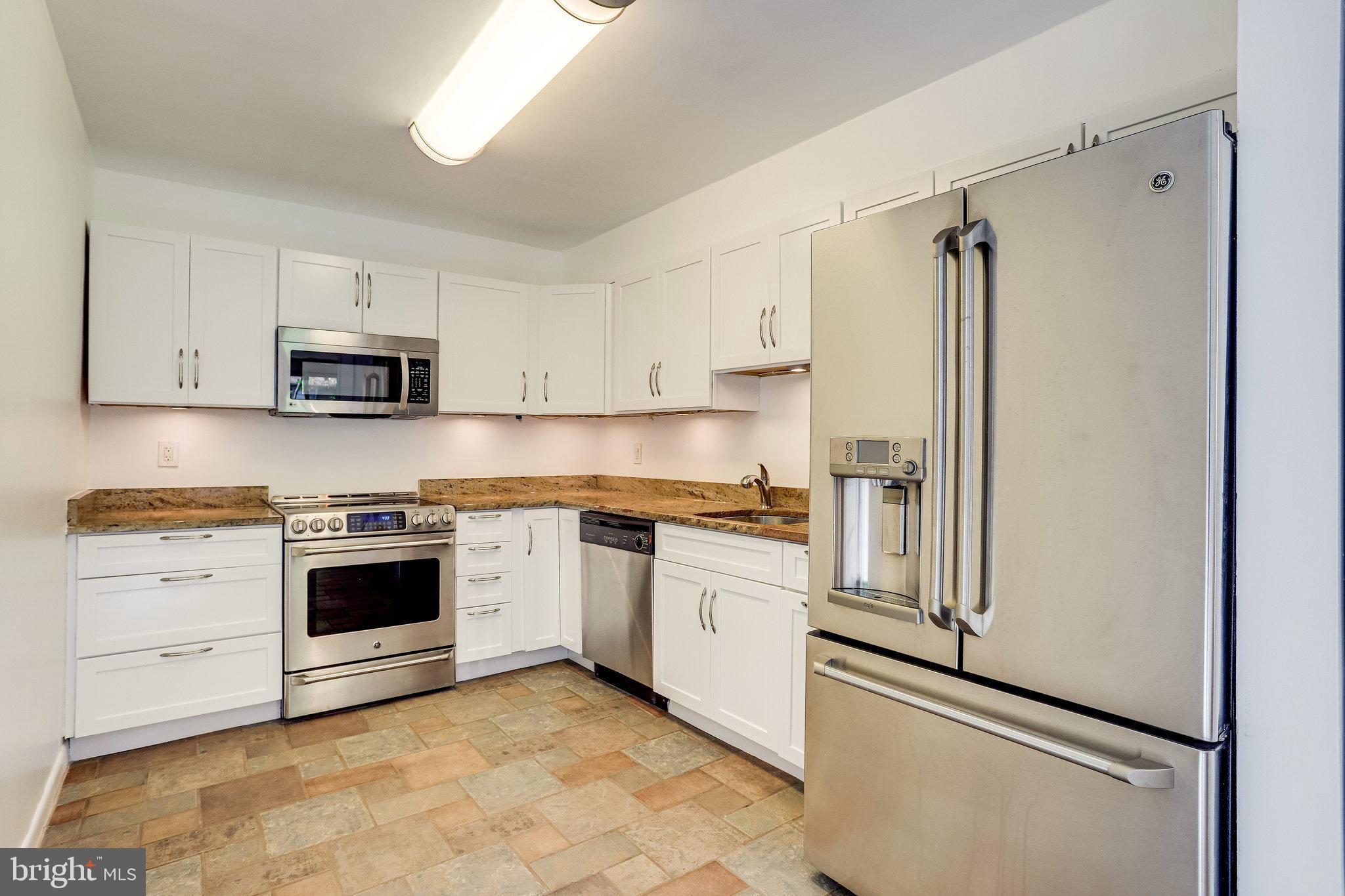11606 Windbluff Court, Unit 7B Reston, VA 20191 - Photo 8 of 22 Kitchen