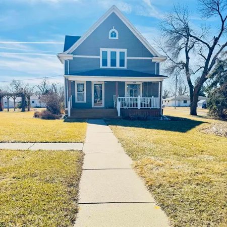 $194,950 | 200 East Roosevelt Street, Wausa, NE 68786