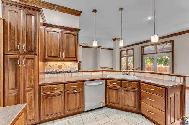 $472,270 | 2801 Southwest Windermere Drive, Topeka, KS 66614