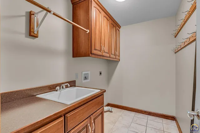 $472,270 | 2801 Southwest Windermere Drive, Topeka, KS 66614