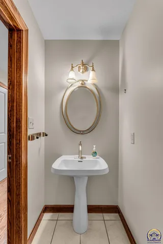 $472,270 | 2801 Southwest Windermere Drive, Topeka, KS 66614