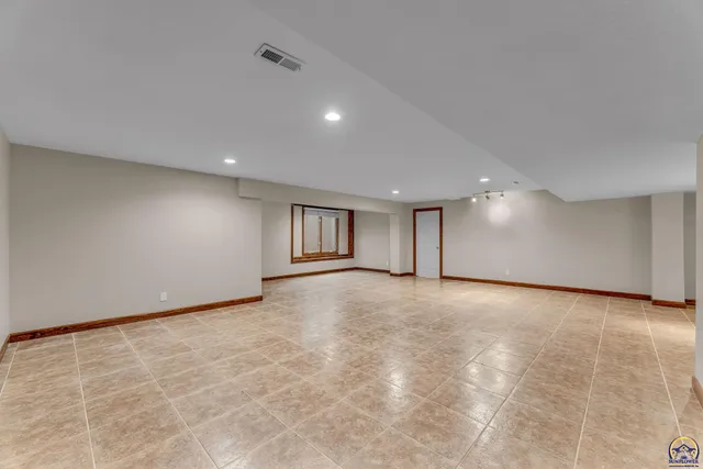 $472,270 | 2801 Southwest Windermere Drive, Topeka, KS 66614