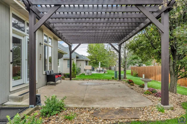 $472,270 | 2801 Southwest Windermere Drive, Topeka, KS 66614