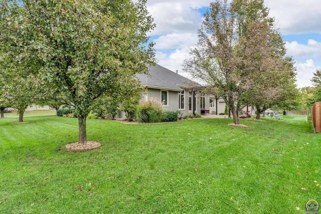 $472,270 | 2801 Southwest Windermere Drive, Topeka, KS 66614