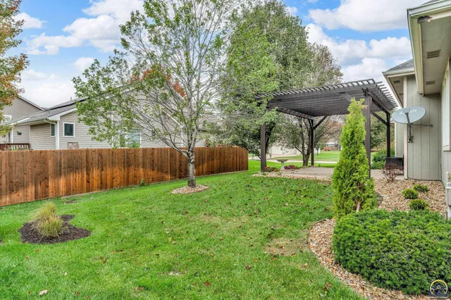 $472,270 | 2801 Southwest Windermere Drive, Topeka, KS 66614