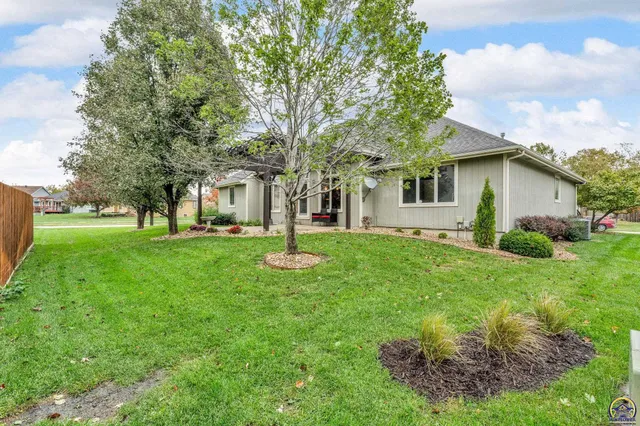 $472,270 | 2801 Southwest Windermere Drive, Topeka, KS 66614