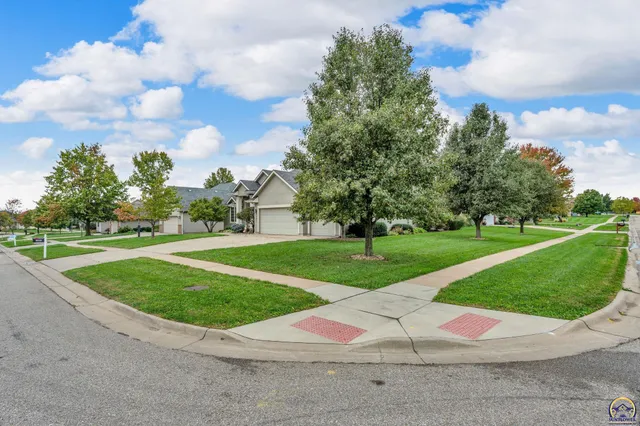 $472,270 | 2801 Southwest Windermere Drive, Topeka, KS 66614