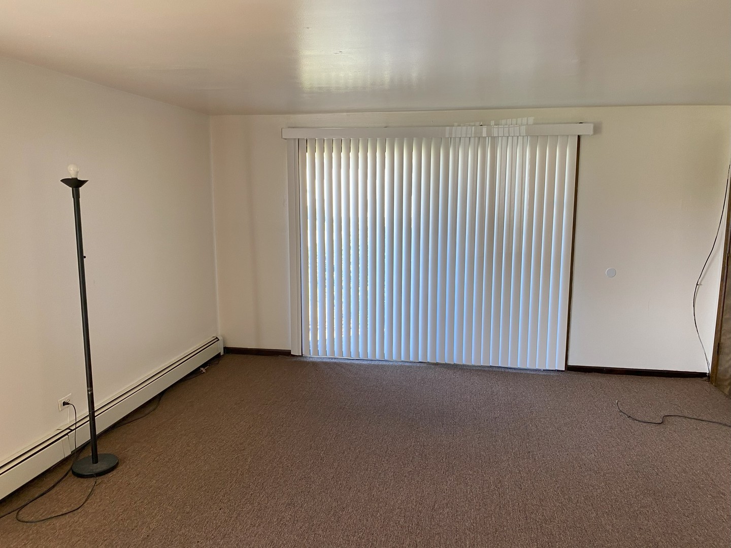 18241 Ravisloe Terrace, Unit 41 Country Club Hills, IL 60478 - Photo 3 of 4 a view of an empty room with a window