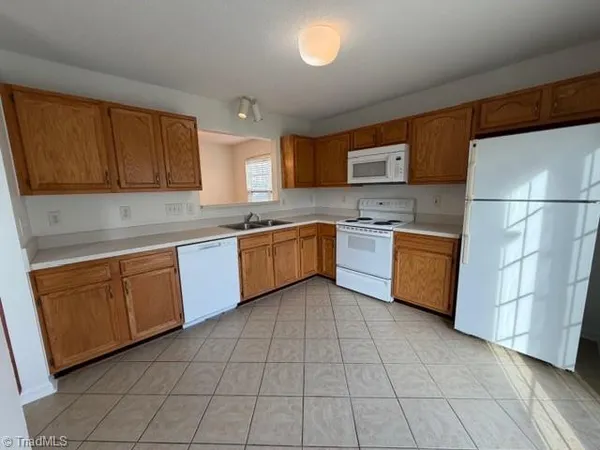 $1,675 | 4325 River Bluff Terrace, Greensboro, NC 27409