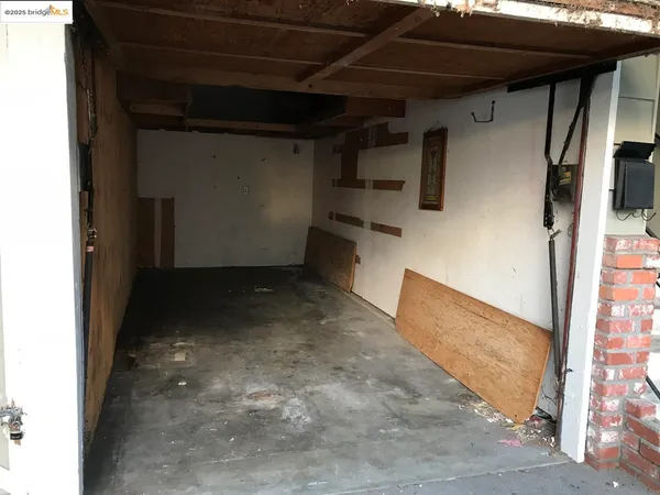 a view of a garage