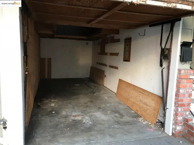 a view of a garage