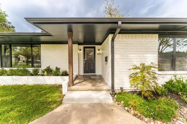 $365,000 | 203 Walnut Street, Terrell, TX 75160