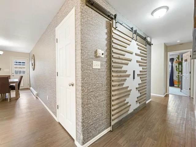 a view of a house with backyard