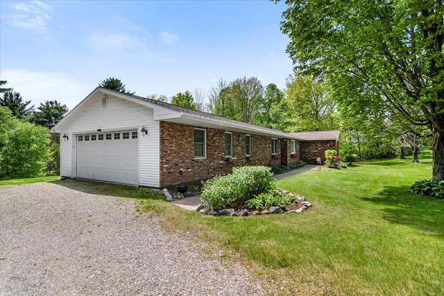 $599,900 | 34 Southshire Drive, Bennington, VT 05201