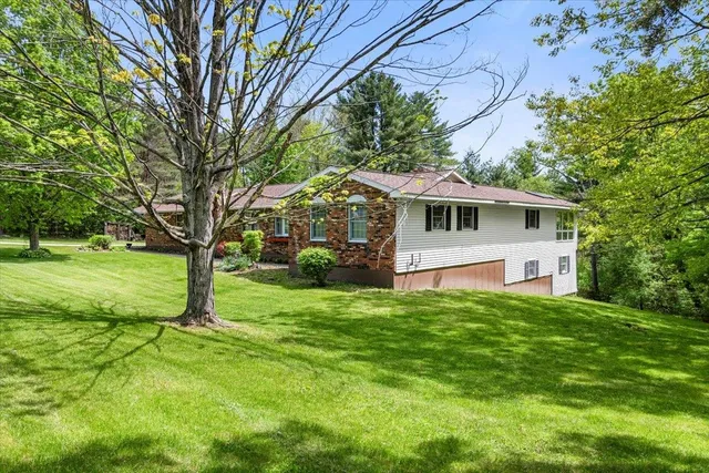 $599,900 | 34 Southshire Drive, Bennington, VT 05201