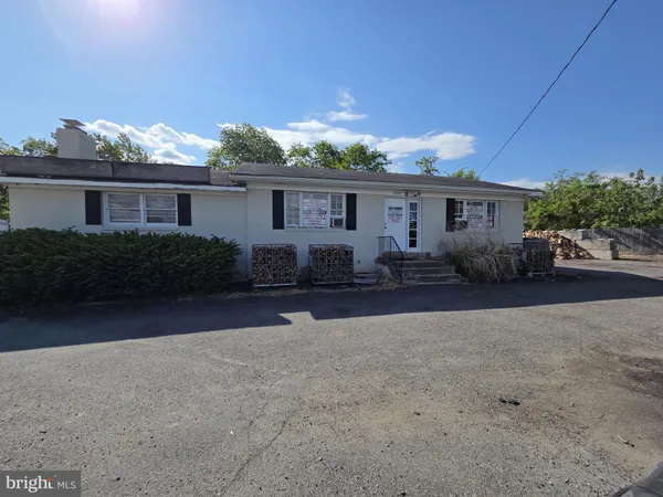$1,050,000 | 7925 Richmond Highway, Alexandria, VA 22306